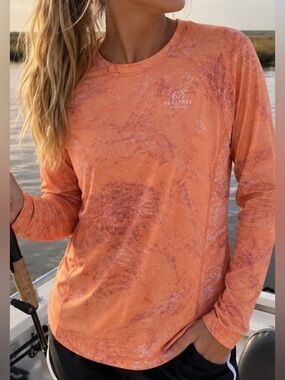 Realtree Fishing Women XL Coral Camo Performance Long Sleeve Top UPF 50+ 
EUC
